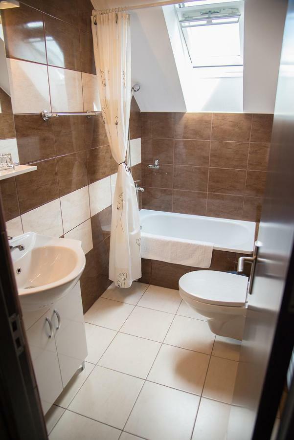 Pensiunea Casa Cu Flori Cisnădioara Eksteriør billede