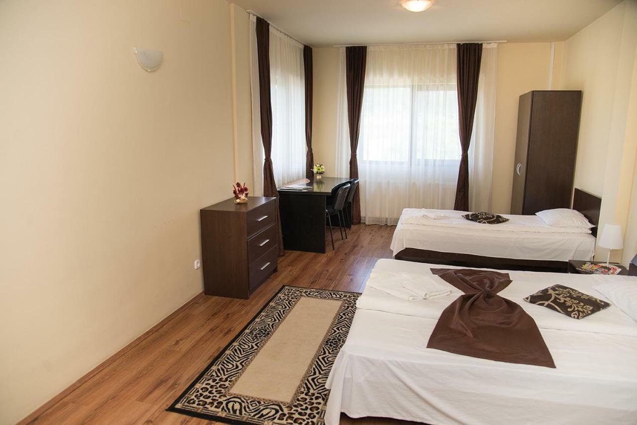 Pensiunea Casa Cu Flori Cisnădioara Eksteriør billede